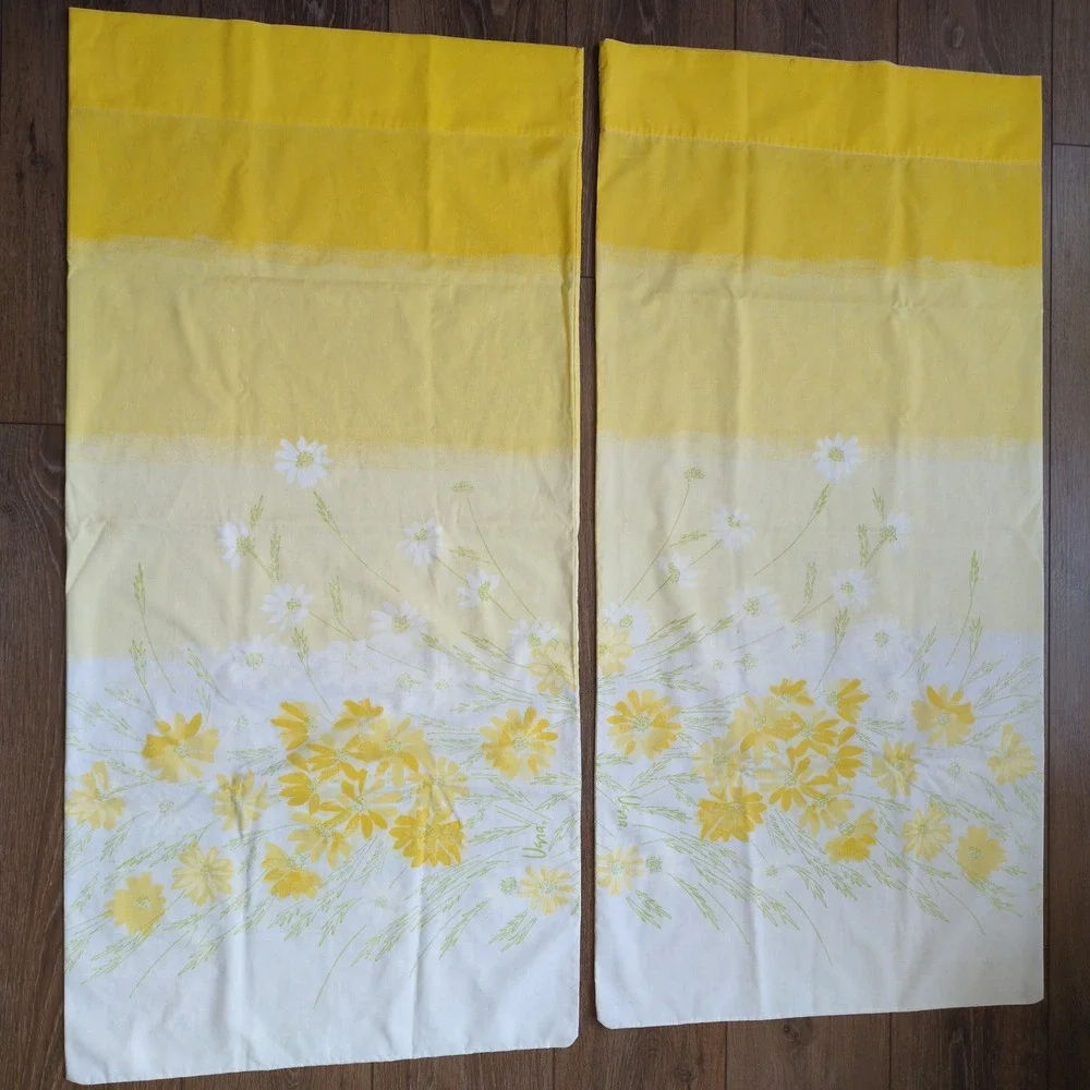 Vera Neumann Burlington Floral King Pillowcases Pair (2) Daisy Ombre Yellow 70's